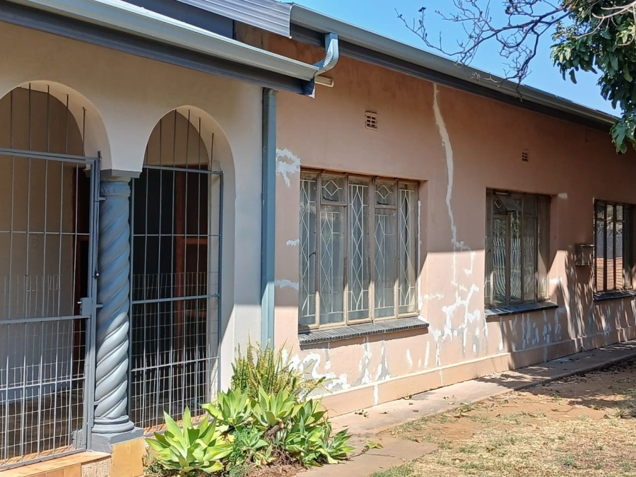 3 Bedroom Property for Sale in Mid Town North West